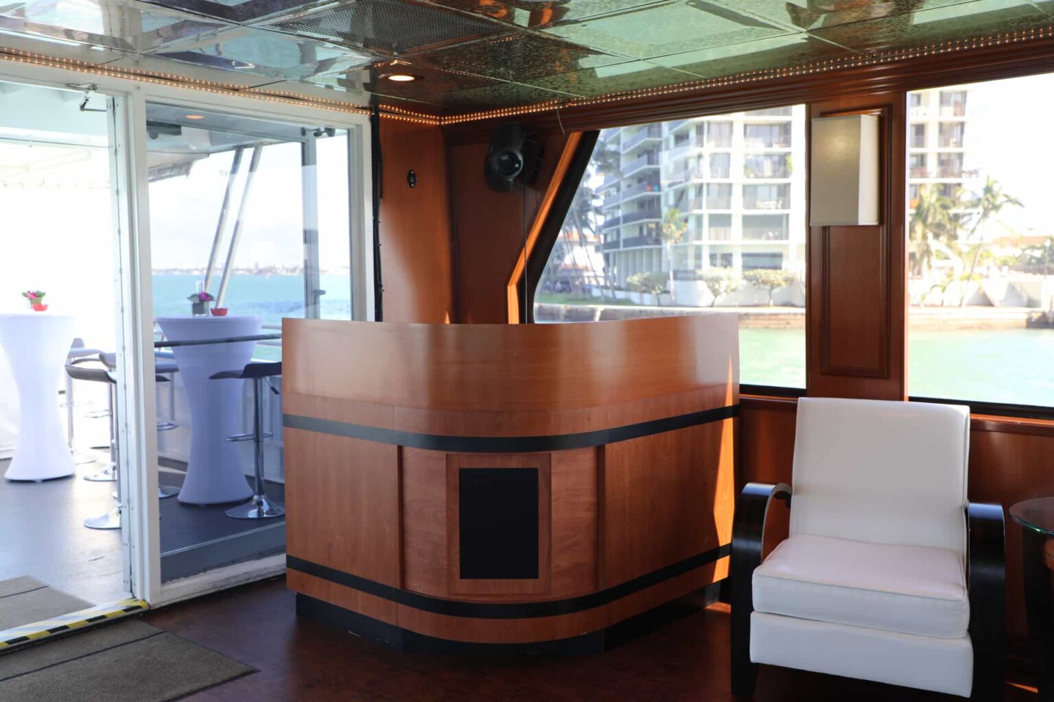 100' Midnight Sun Yacht Charter Miami Florida USA